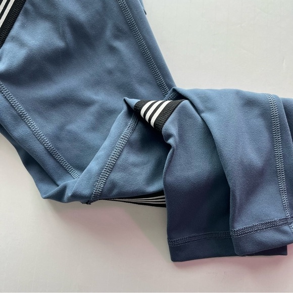 Adidas • BELIEVE THIS HIGH RISE 3-STRIPES TIGHTS - Picture 3 of 9